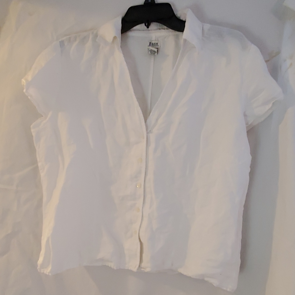 White button down Blouse. Large. By Bass